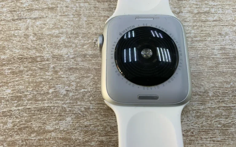 Часы Apple Watch SE 2 44mm