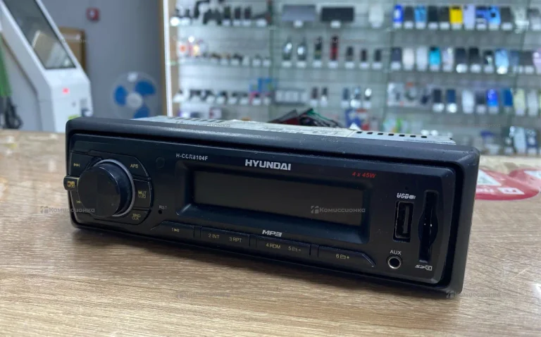 Автомагнитола Hyundai h-ccr8104f
