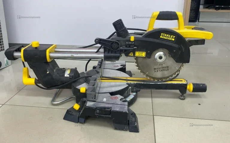 Торцовочная пила Stanley Fatmax FME721