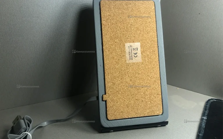 Органайзер с беспроводной зарядкой