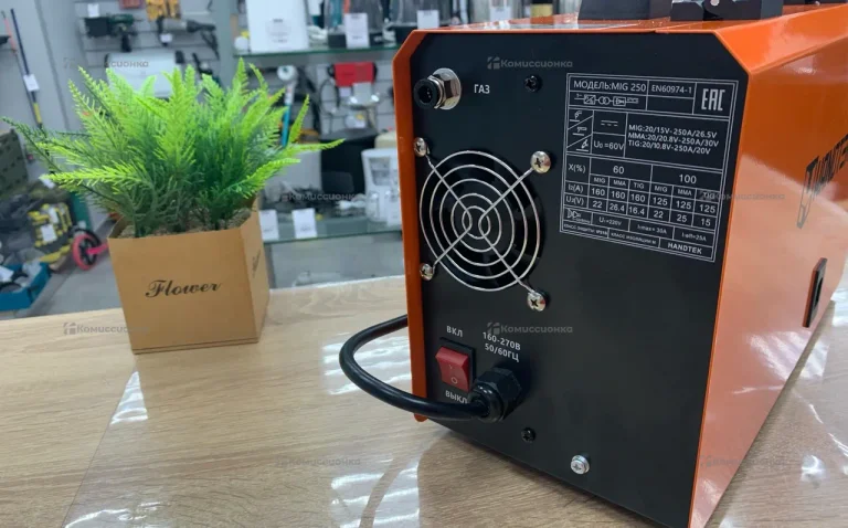 Сварочный плуавтомат HANDTEK MIG 250