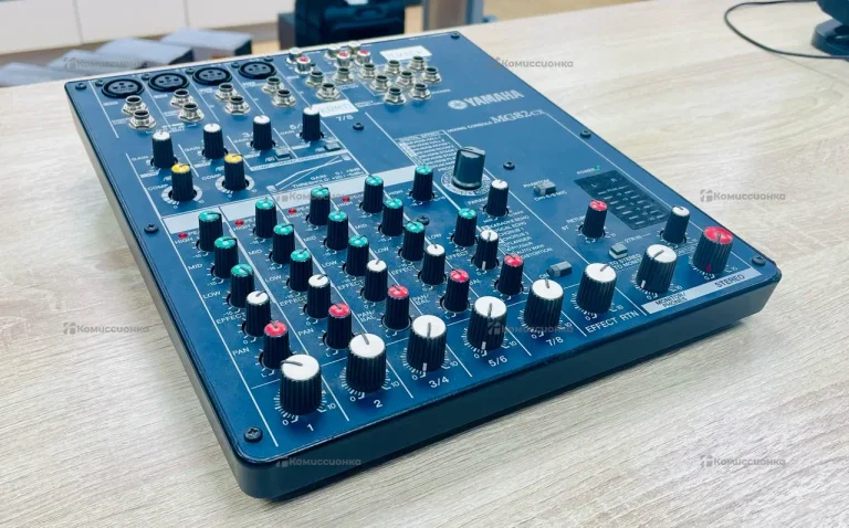 Микшер Yamaha mg82cx