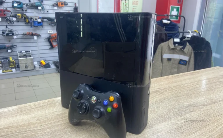 Приставка Xbox 360e CONSOLE 500GB