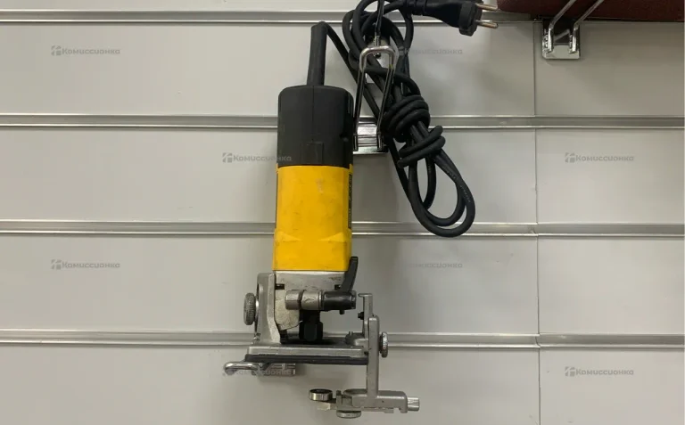Фрезер DeWalt DW670-Qs