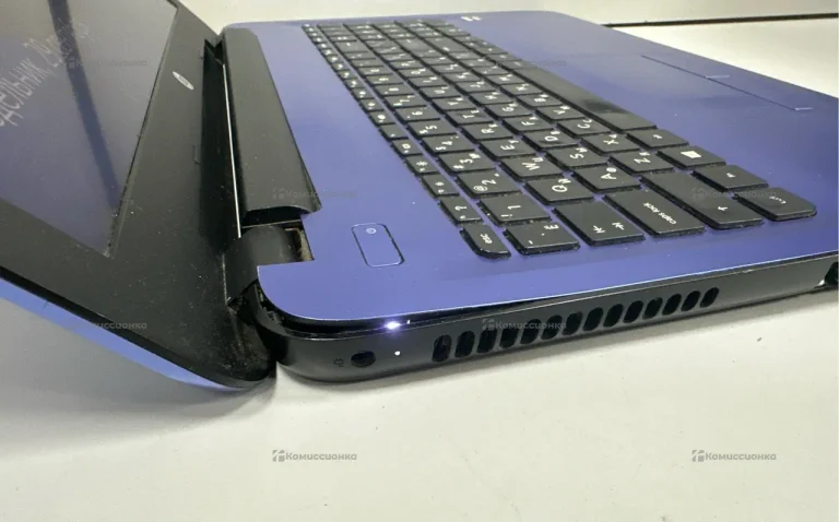 Ноутбук HP AMD A8-7410/M330/8/256