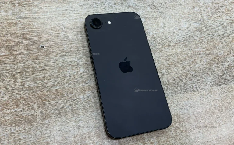 Apple iPhone 16e 128GB