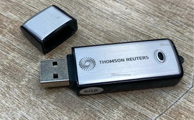 USB флешка 8Gb