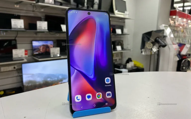 Телефон Motorola Moto E15 2/64 ГБ