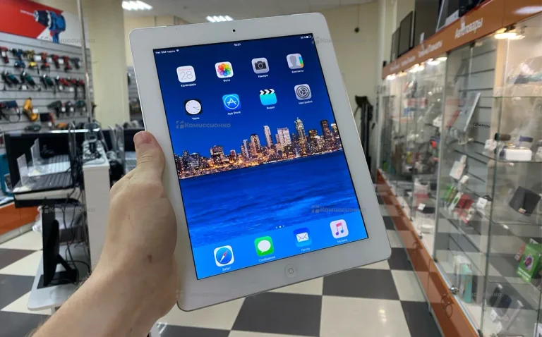 Планшет Apple iPad 4 32Gb Wi-Fi