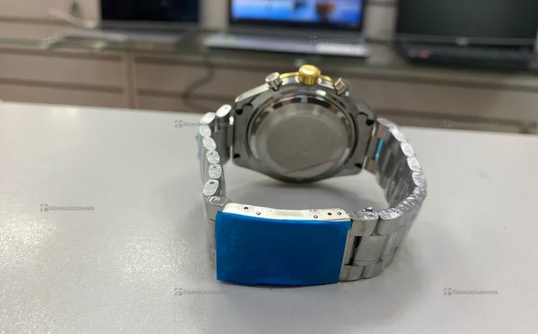 Часы Omega Speedmaster