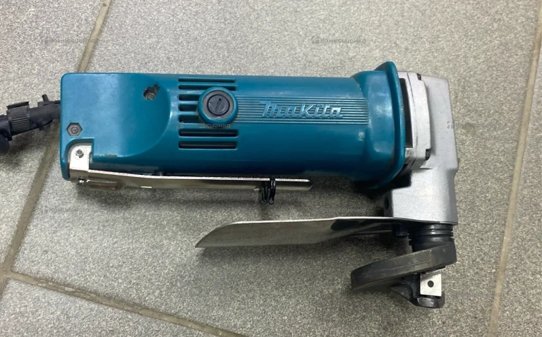 Ножницы Makita JS1600