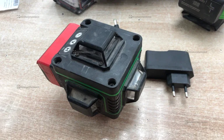 Лазерный нивелир Hilda 4D laser