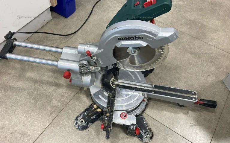 Торцовочная пила metabo KGS 216