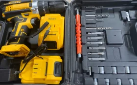 Дрель-шуруповёрт DeWalt