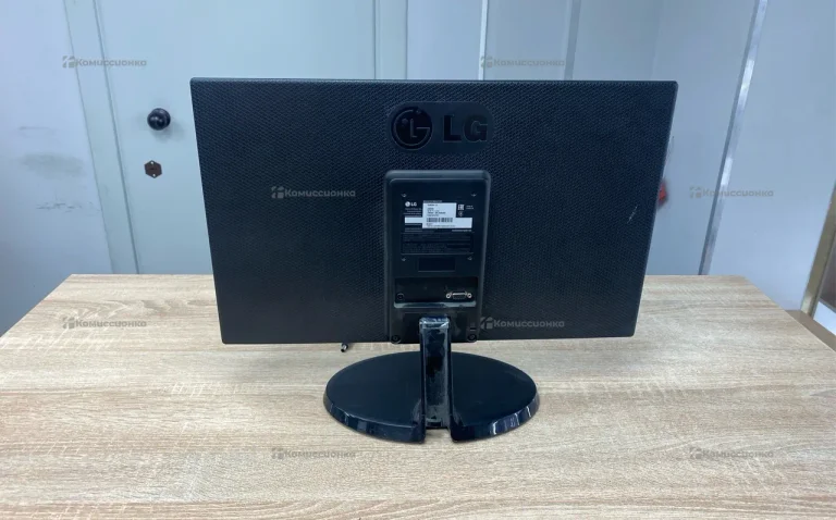 Монитор LG  22m38a