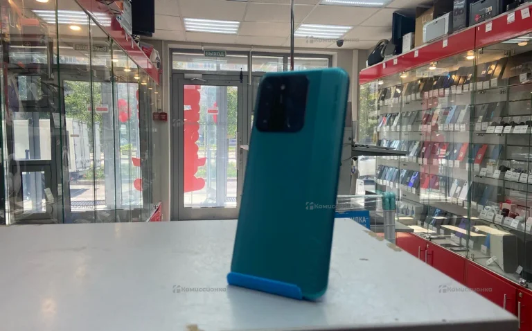 tecno spark  8c 4/64