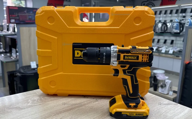 Шуруповерт Dewalt