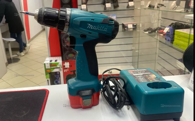 Дрель-шуруповерт makita 6261D