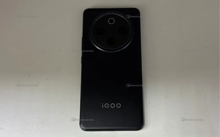 Vivo iQOO Z10 12/256 ГБ