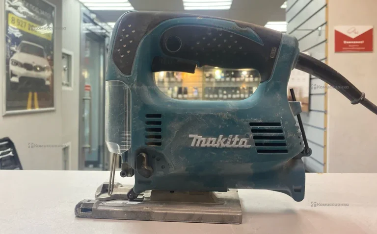 Электролобзик makita 4329
