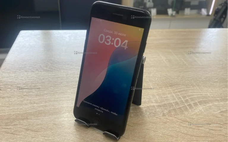 Apple iPhone SE 2020 64 ГБ.