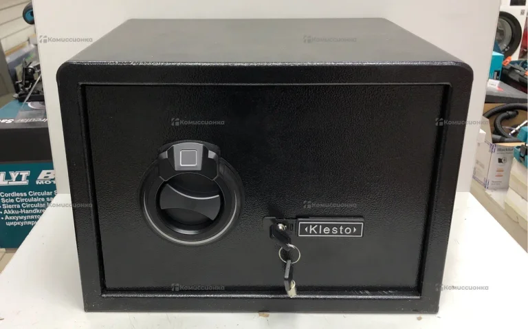 Сейф металлический