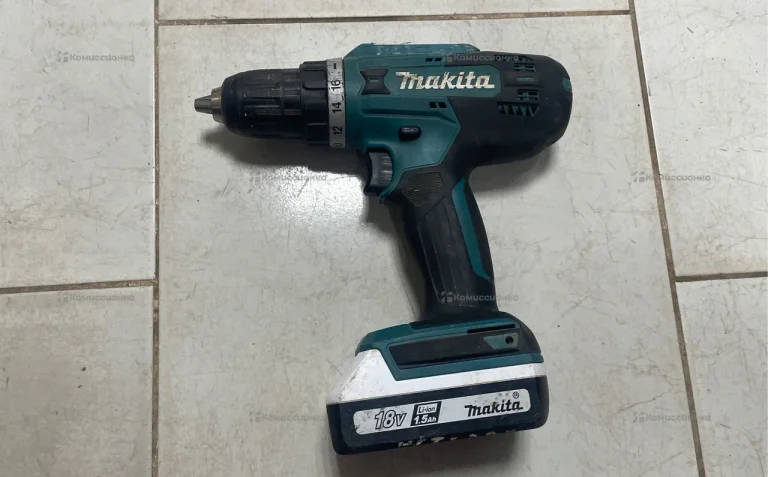Дрель шуруповерт Makita DF488D