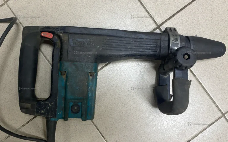 отбойный молоток Makita HM1100C