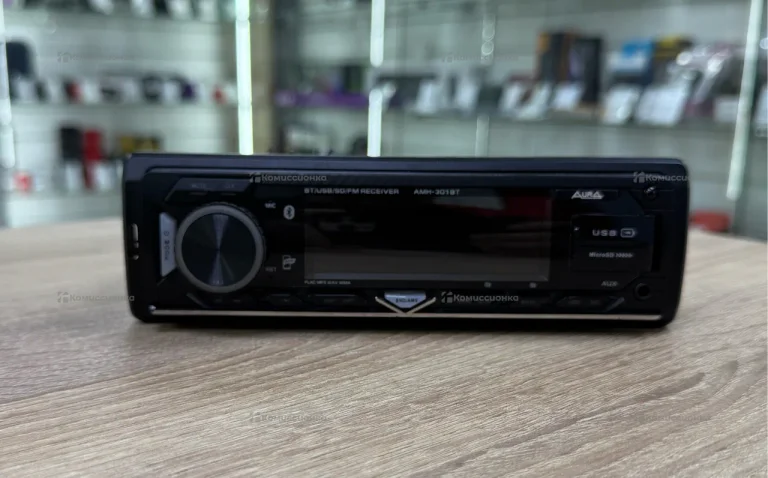 Автомагнитола Aura AMH-301BT