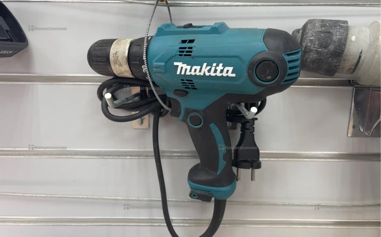 Сетевая дрель Makite DF0300