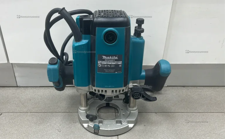 Фрезер makita RP2300FC
