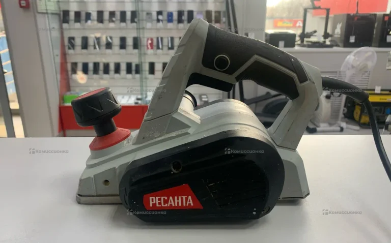 Рубанок электрический Ресанта Р-82/1100