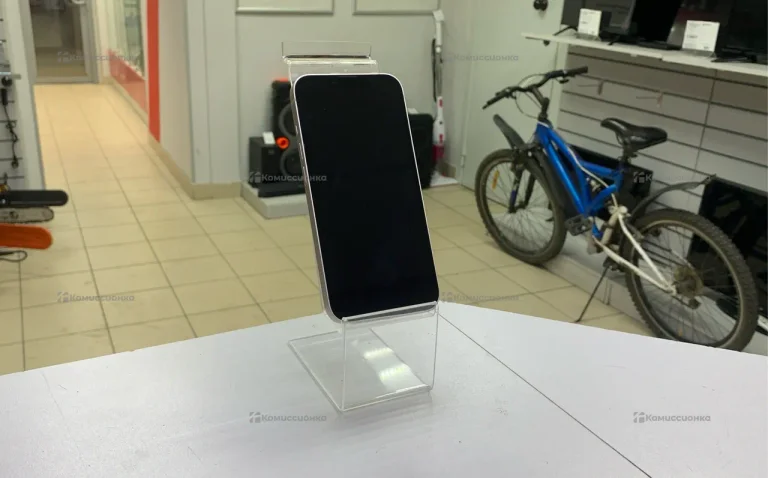 Apple iPhone 13 4/128 ГБ