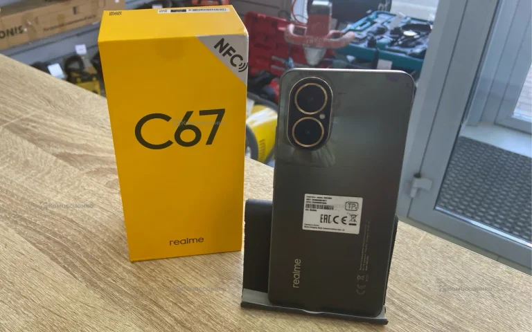 Realme C67 8/256Gb,потертости на боковой панели