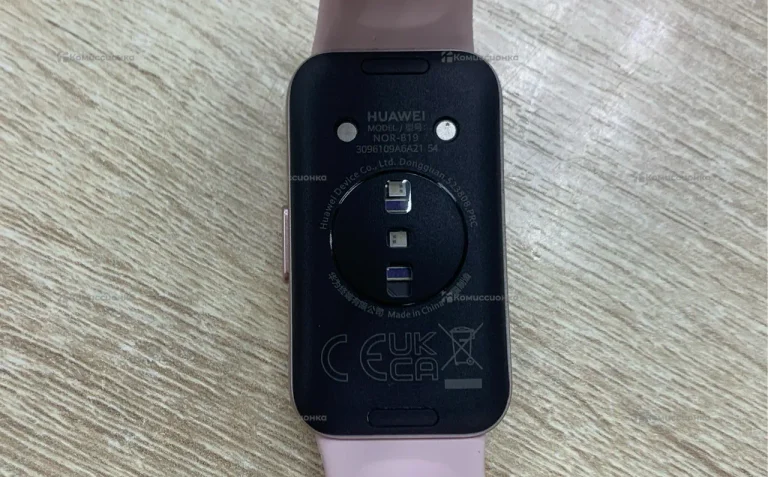 Часы Huawei Band 10