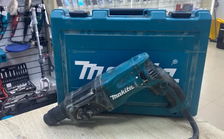 Перфоратор Makita HR2470