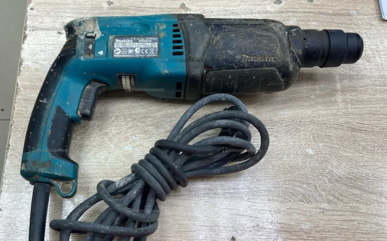 перфоратор Mikita HR2470