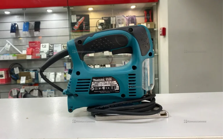 Лобзик Makita 4329
