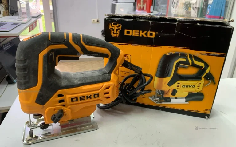 Электролобзик deko DKJS900E