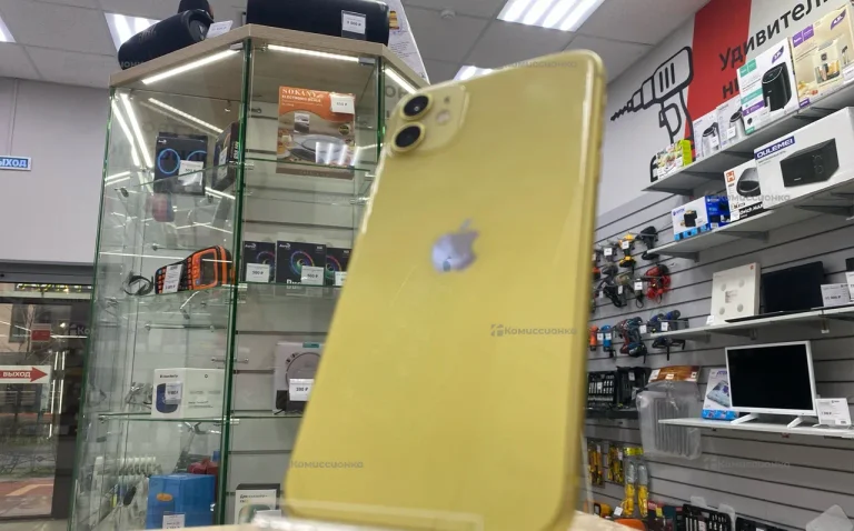 Apple iPhone 11 4/64 ГБ