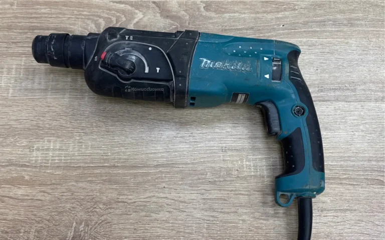 Перфоратор Makita HR2470