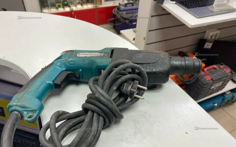 Перфоратор Makita HR2450