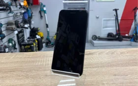 Apple iPhone SE (2022) 4/64 ГБ