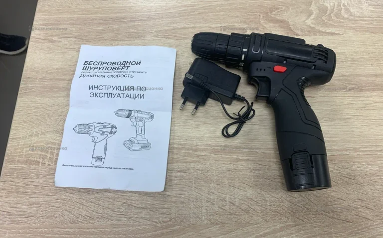 Шуруповерт 12в черный
