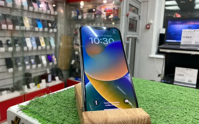 Apple iPhone X 64 ГБ
