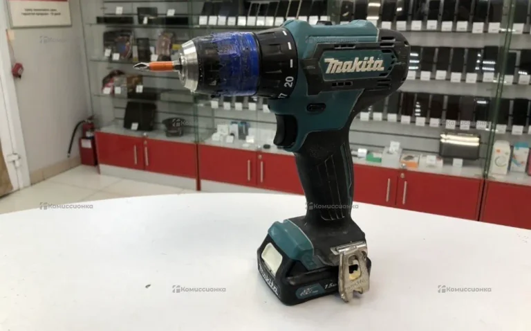 Дрель шуруповерт Makita DF333D