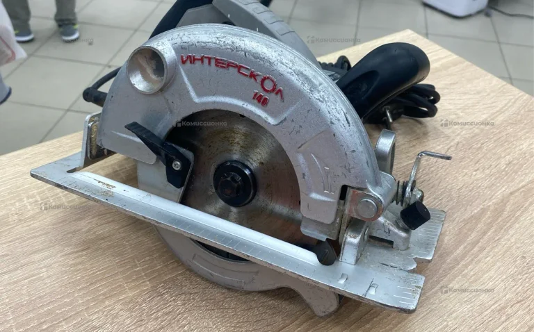 Дисковая пила Интерскол ДП-140/800