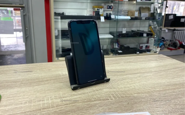 Apple iPhone 11 4/64 ГБ