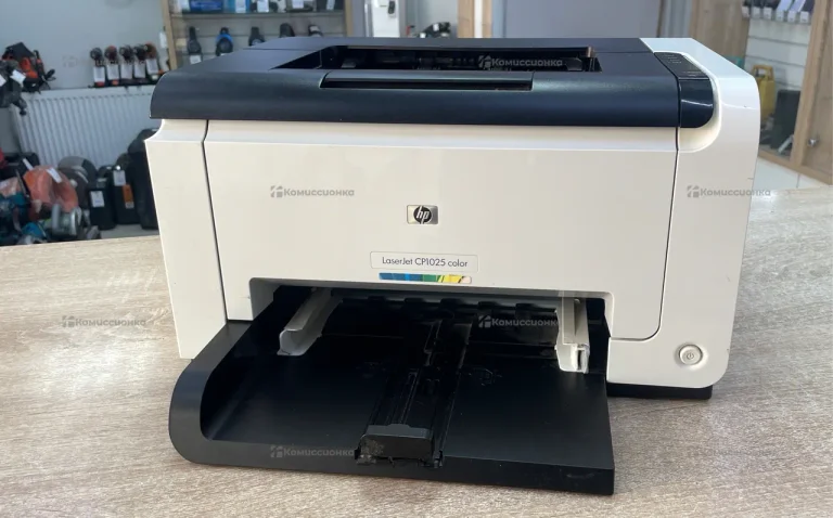 Принтер HP LasetJet CP1025 Color