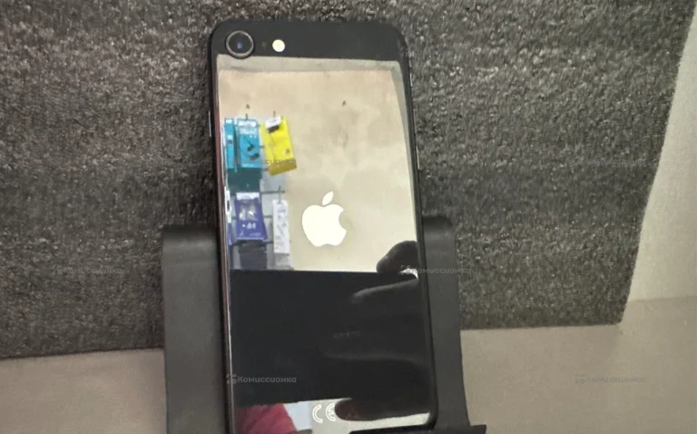 Apple iPhone SE 2020 64Gb.